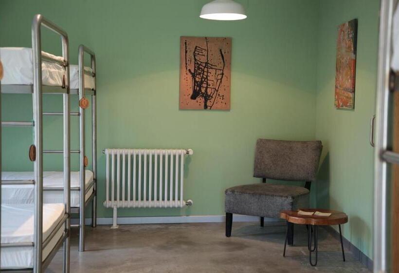 سرير فى غرفة مشتركه, Casa Carmina Hostel