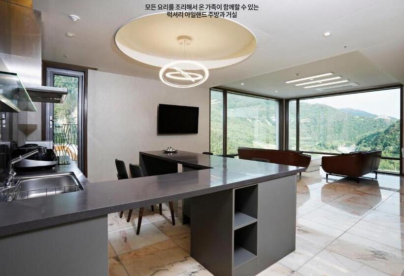 סוויטה משפחתית, Pine Forest Jeongseon Alpine Resort