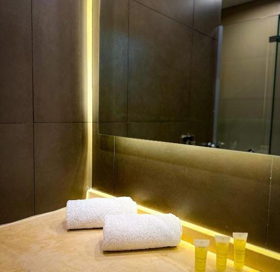 اتاق لوکس, Taj