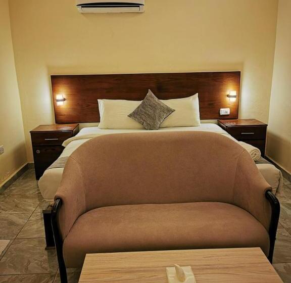 اتاق عادی, Taj