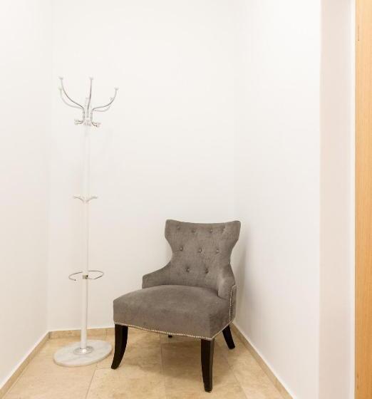 침실 1개 아파트, Altes Backhaus