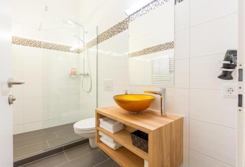 침실 1개 아파트, Altes Backhaus