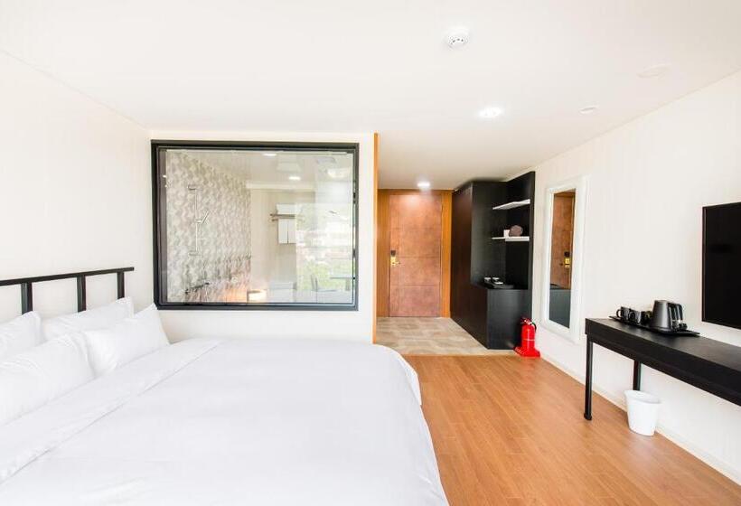 Chambre Standard, Fortuna