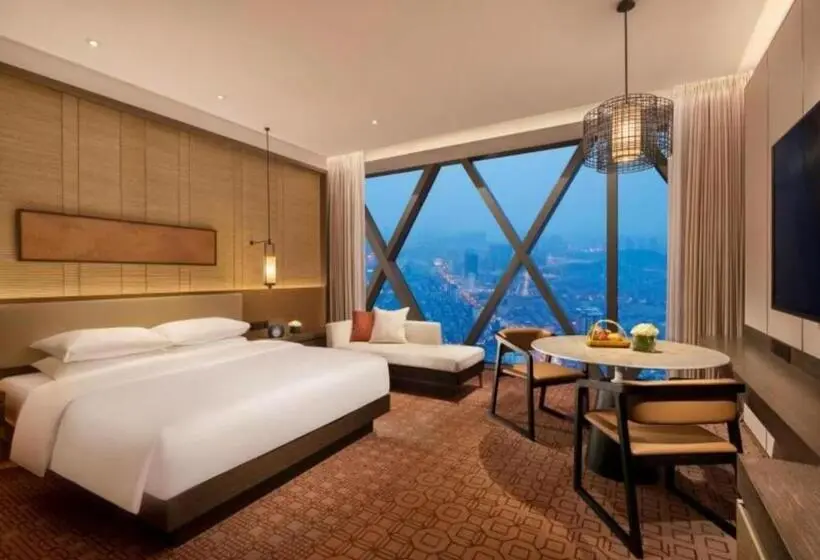 キングサイズベッドのクラブルーム, Hyatt Regency Zhenjiang
