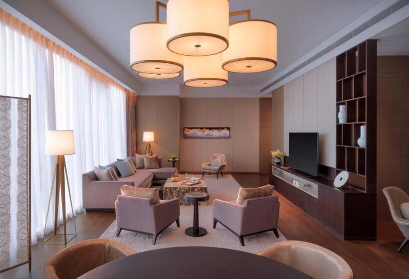 이그제큐티브 스위트, Hyatt Regency Zhenjiang