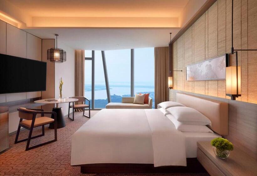 스탠다드 룸 킹사이즈 침대, Hyatt Regency Zhenjiang