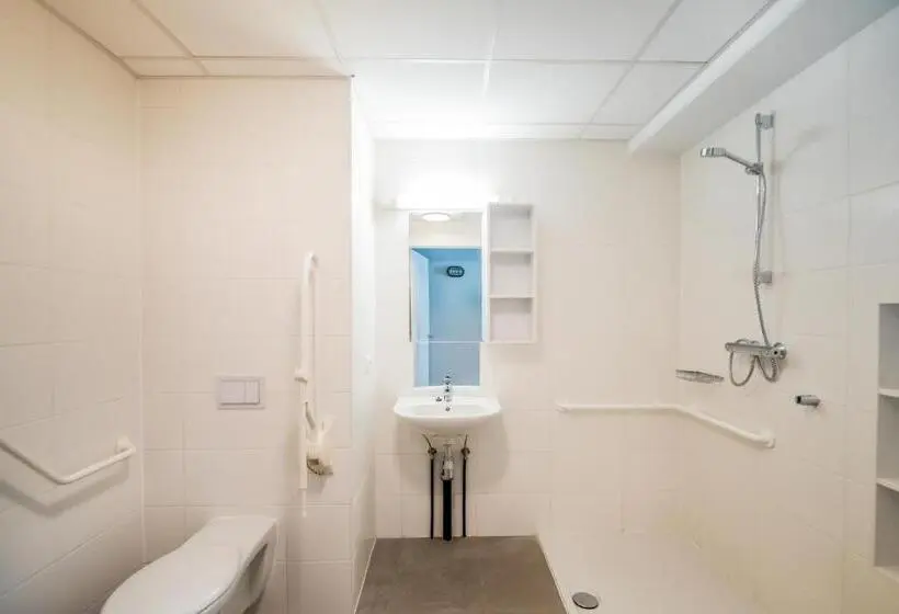 اتاق خانوادگی, Auberge De Jeunesse Charleroi Youth Hostel