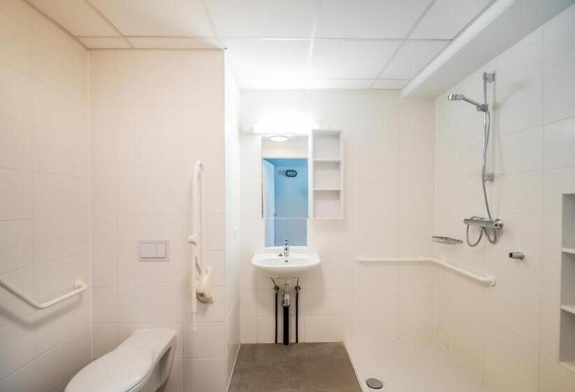 四人标准间, Auberge De Jeunesse Charleroi Youth Hostel