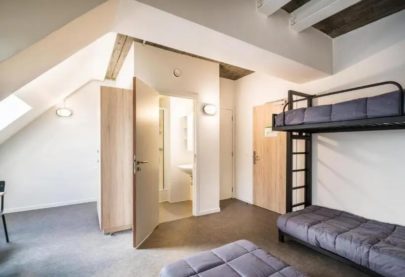 تختخواب در اتاق مشترک, Auberge De Jeunesse Charleroi Youth Hostel