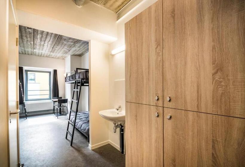 共用房间的床, Auberge De Jeunesse Charleroi Youth Hostel