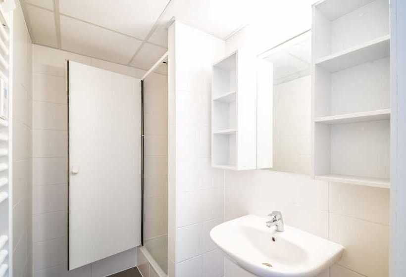 标准间, Auberge De Jeunesse Charleroi Youth Hostel