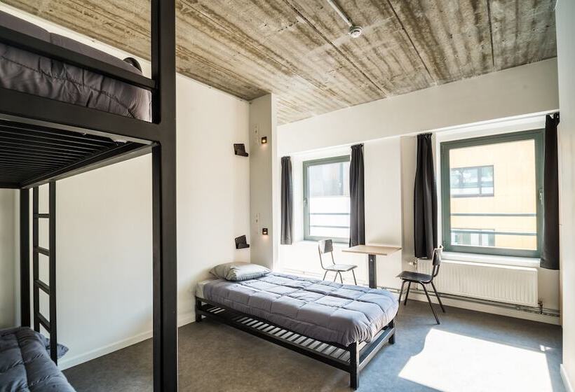 标准间, Auberge De Jeunesse Charleroi Youth Hostel