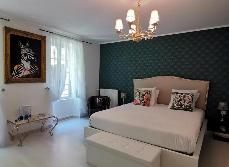 غرفة قياسية مطلة على المدينة, La Maison Blanche