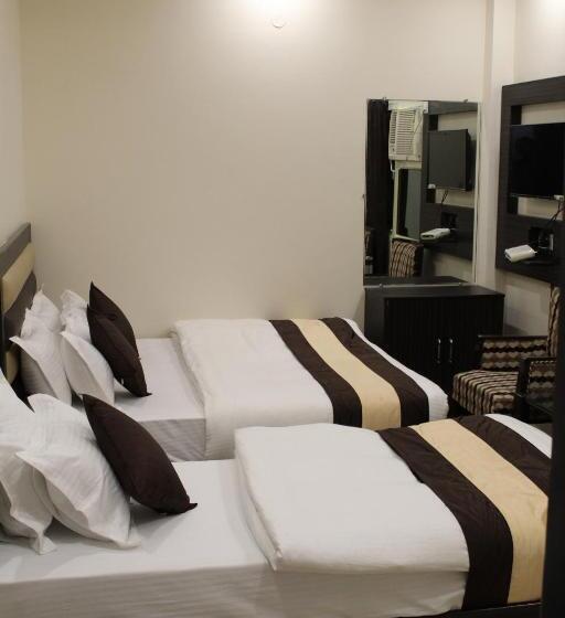 חדר משפחתי, Gopal