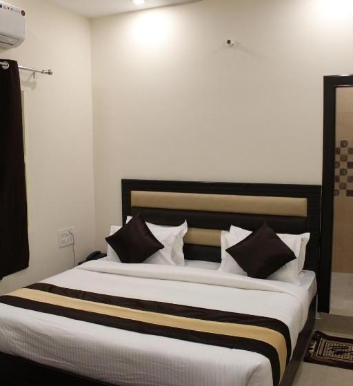 חדר דלוקס, Gopal