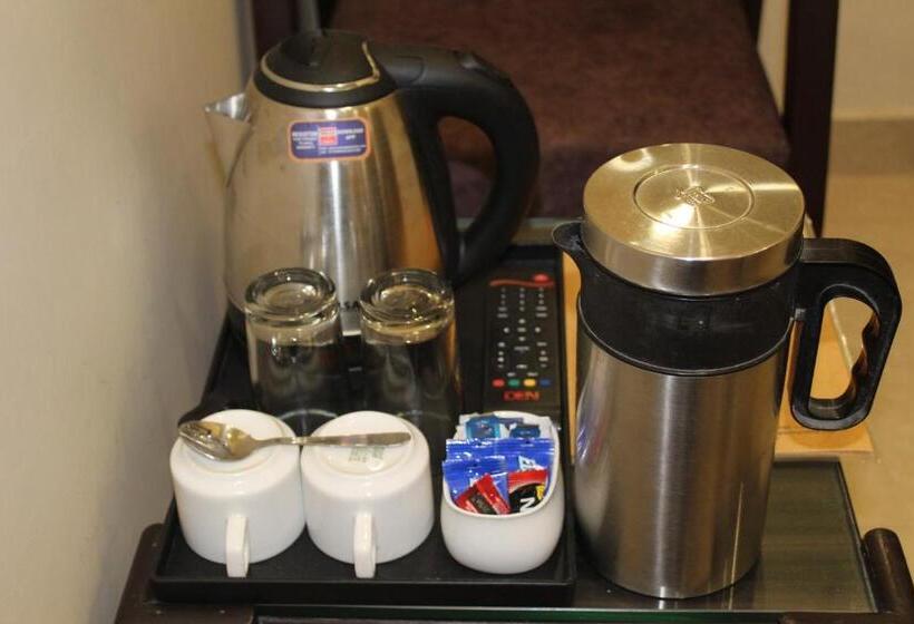 חדר סופריור, Gopal