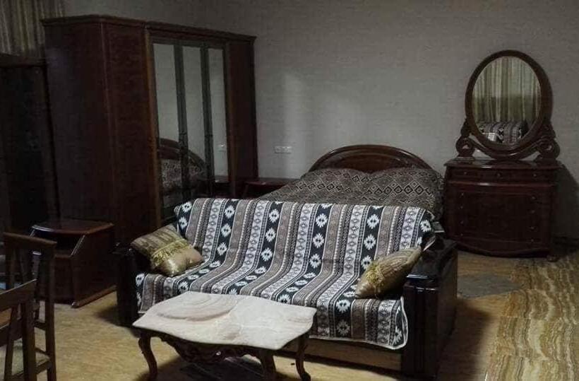 سوئیت با بالکن, Resanda
