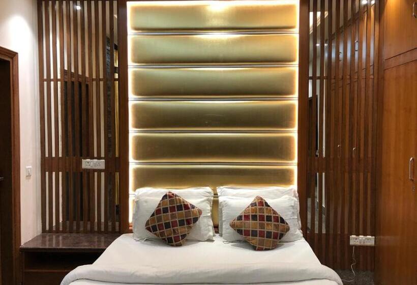 חדר סופריור, Stay @ 203