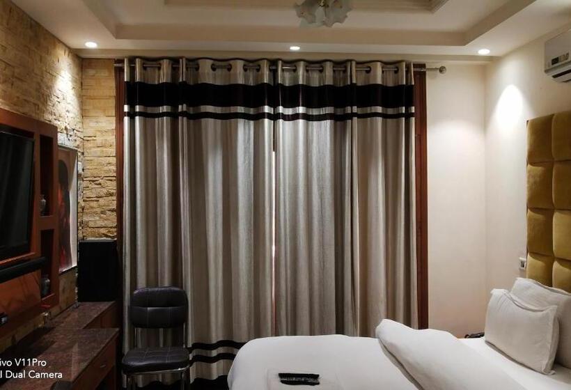 חדר סופריור, Stay @ 203