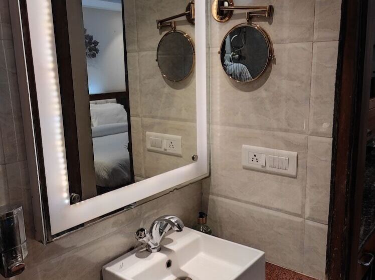 חדר דלוקס, Stay @ 203