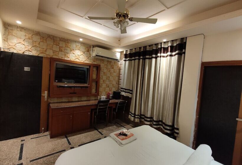 חדר דלוקס, Stay @ 203