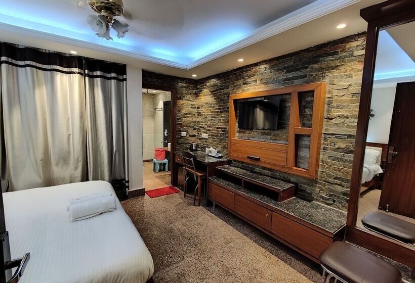 חדר סופריור, Stay @ 203