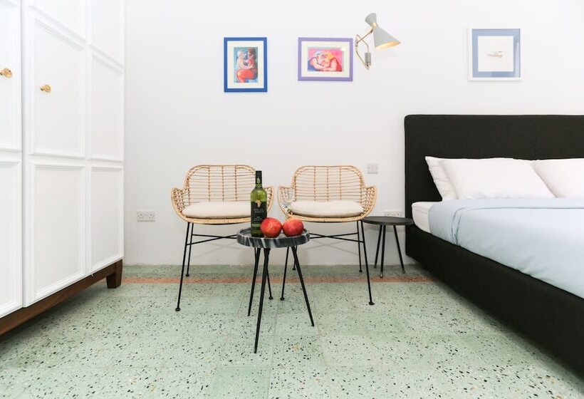 اتاق استاندارد با چشمانداز باغ, House Of Pomegranates