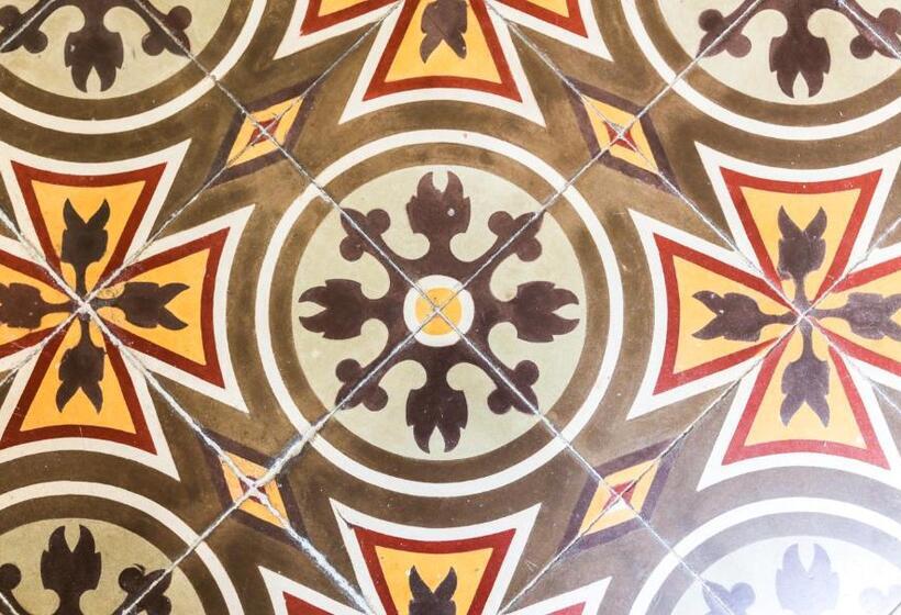 خانه 1 خوابه, House Of Pomegranates