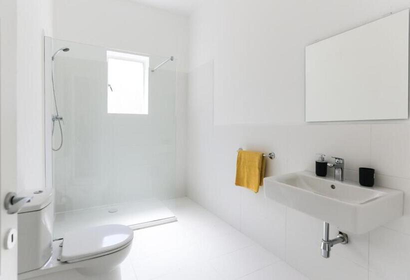 اتاق استاندارد با چشمانداز باغ, House Of Pomegranates