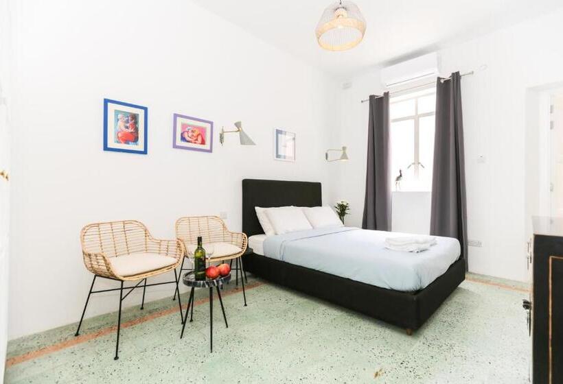 اتاق استاندارد با چشمانداز باغ, House Of Pomegranates