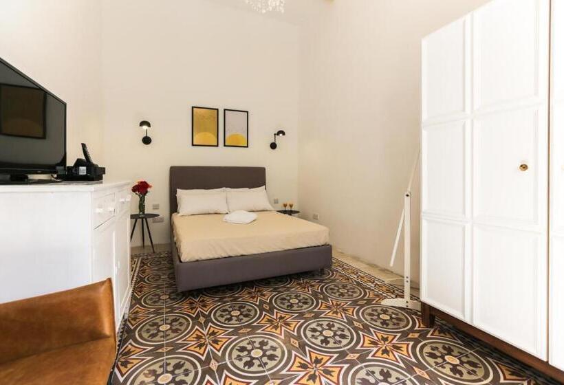 خانه 1 خوابه, House Of Pomegranates