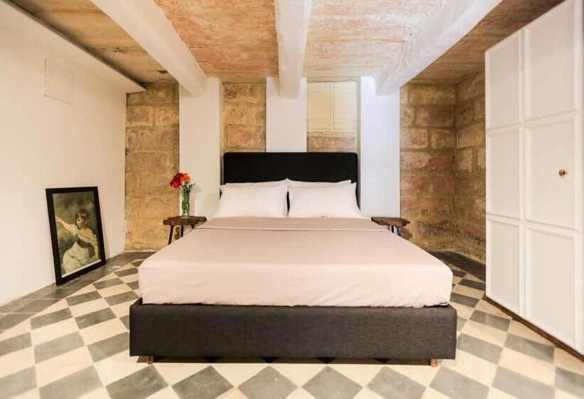 اتاق استاندارد, House Of Pomegranates