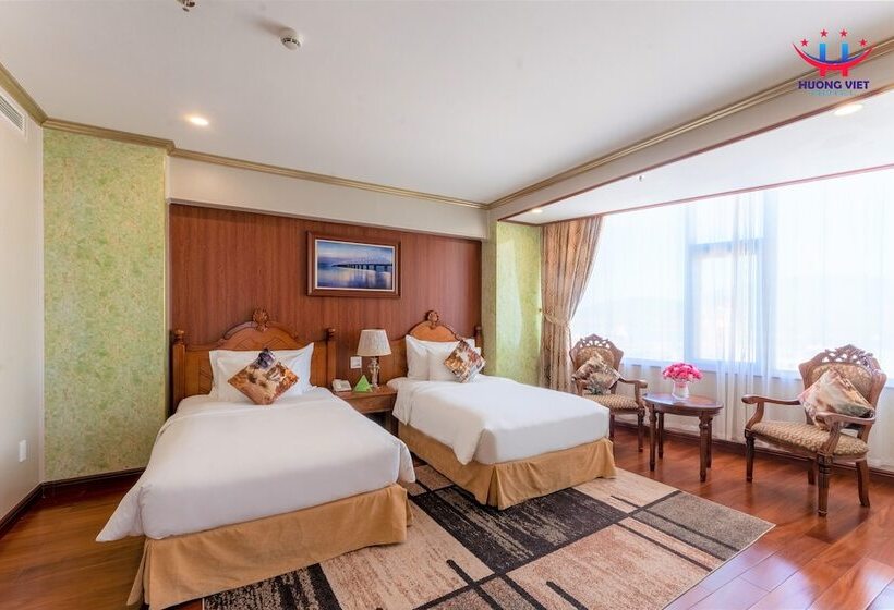 سوییت با چشمانداز دریا, Huong Viet Hotel Quy Nhon Beachfront