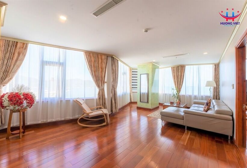 سوییت با چشمانداز دریا, Huong Viet Hotel Quy Nhon Beachfront