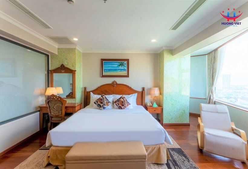 سوئیت با چشمانداز, Huong Viet Hotel Quy Nhon Beachfront