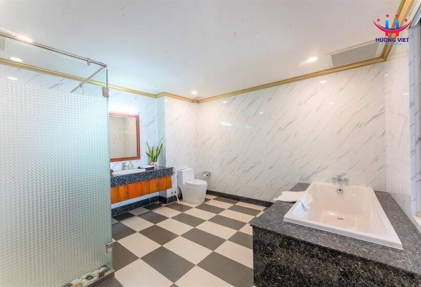 سوییت با چشم‌انداز دریا, Huong Viet Hotel Quy Nhon   Beachfront