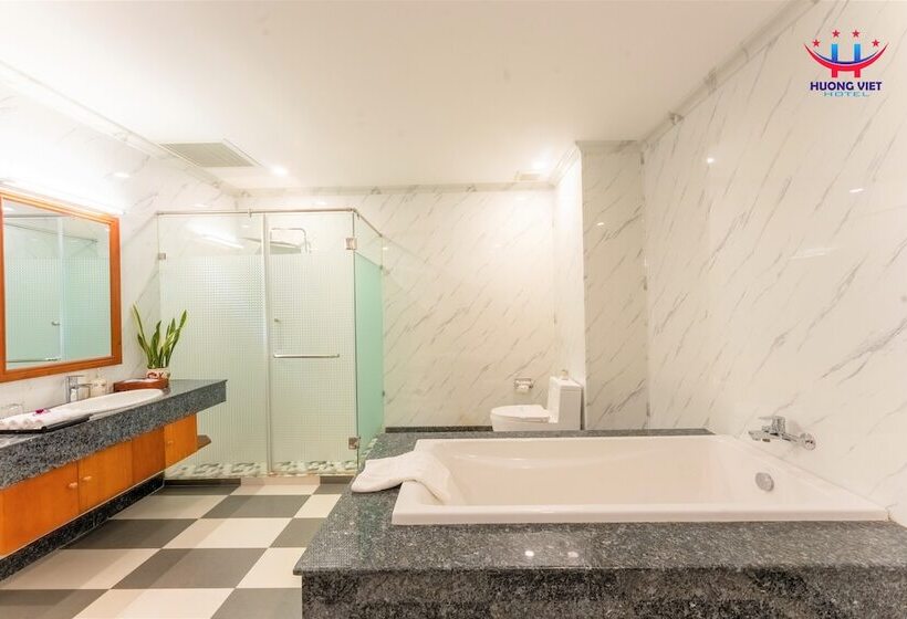 سوئیت با چشمانداز, Huong Viet Hotel Quy Nhon Beachfront