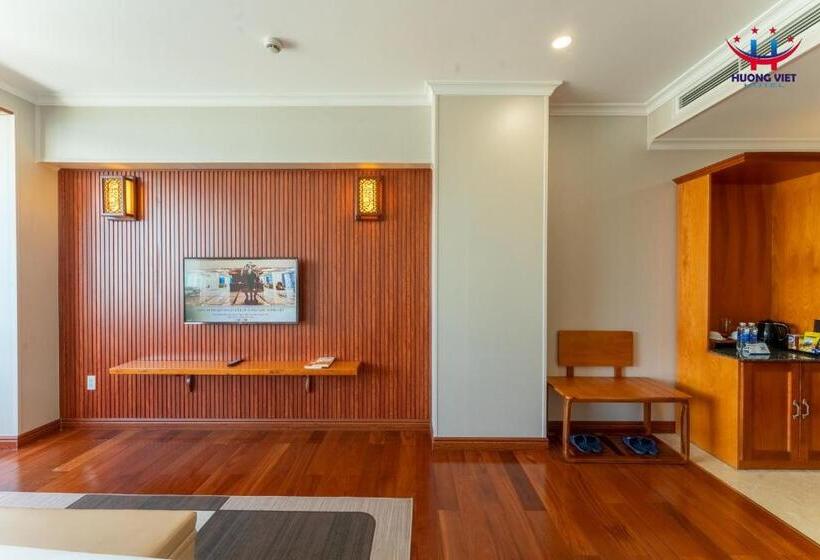 اتاق لوکس با چشمانداز دریا, Huong Viet Hotel Quy Nhon Beachfront