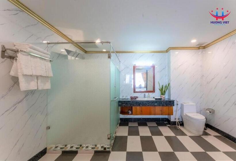 سوییت با چشمانداز دریا, Huong Viet Hotel Quy Nhon Beachfront