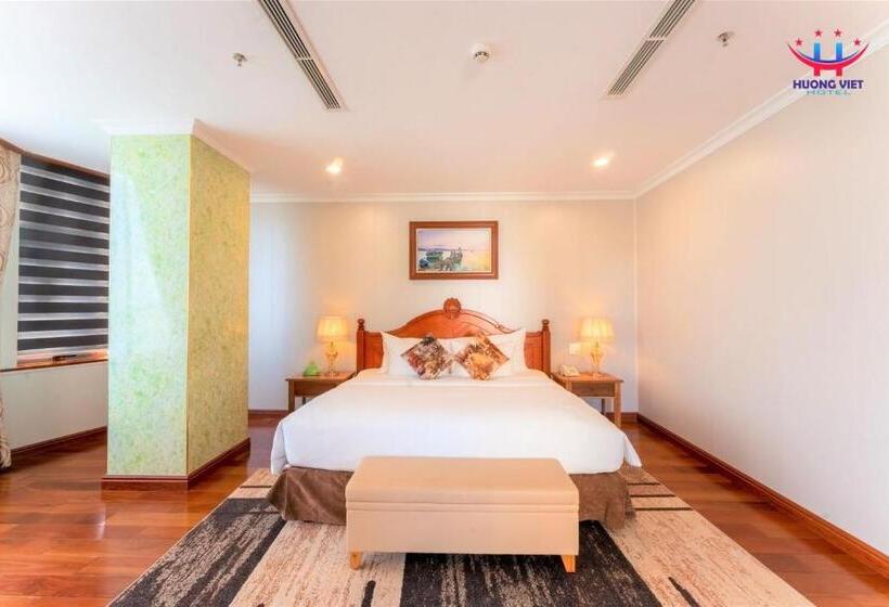 سوییت با چشمانداز دریا, Huong Viet Hotel Quy Nhon Beachfront