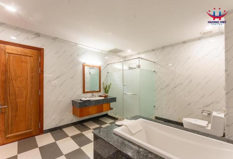 سوئیت با چشمانداز, Huong Viet Hotel Quy Nhon Beachfront