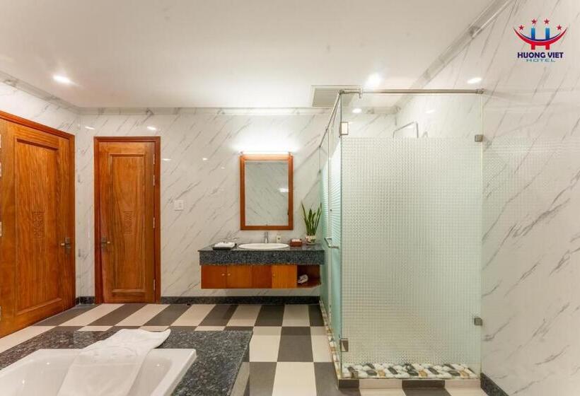 سوئیت با چشمانداز, Huong Viet Hotel Quy Nhon Beachfront