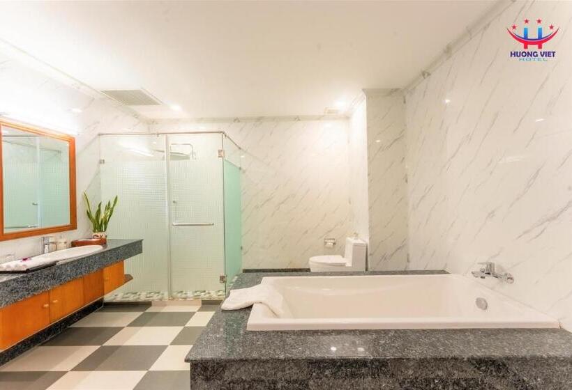 سوئیت با چشمانداز, Huong Viet Hotel Quy Nhon Beachfront