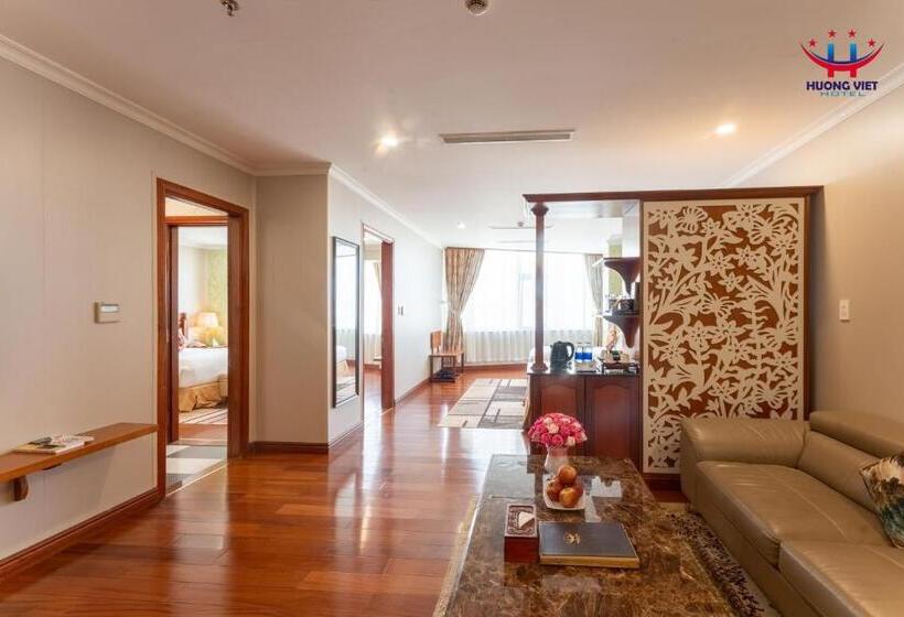 سوئیت با چشمانداز, Huong Viet Hotel Quy Nhon Beachfront