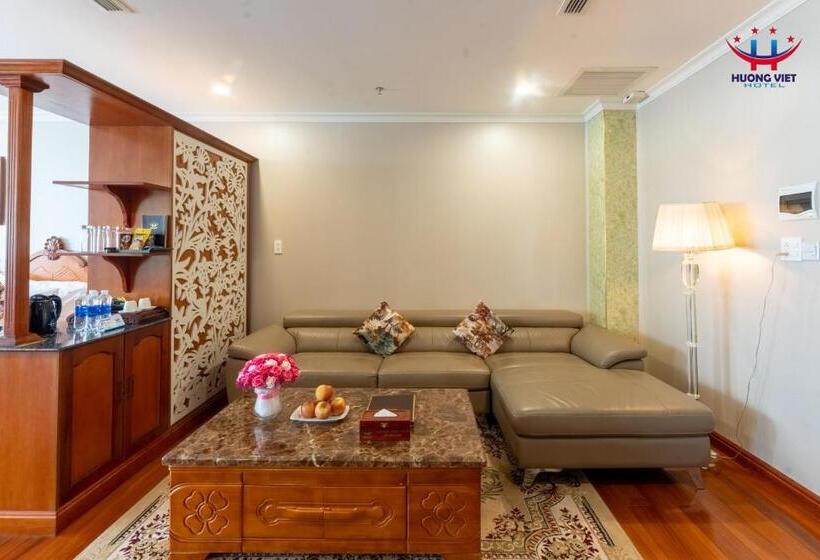 سوئیت با چشمانداز, Huong Viet Hotel Quy Nhon Beachfront