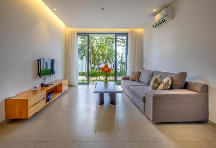 اتاق لوکس با تخت بزرگ, Saint Simeon Beach Residence