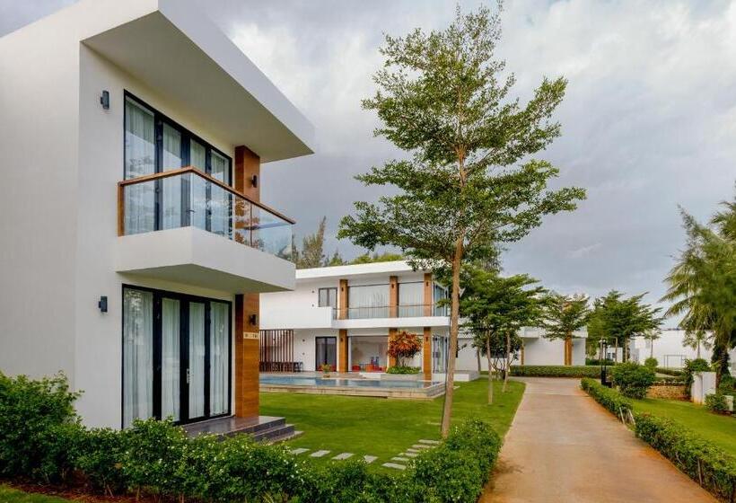 اتاق لوکس با تخت بزرگ, Saint Simeon Beach Residence