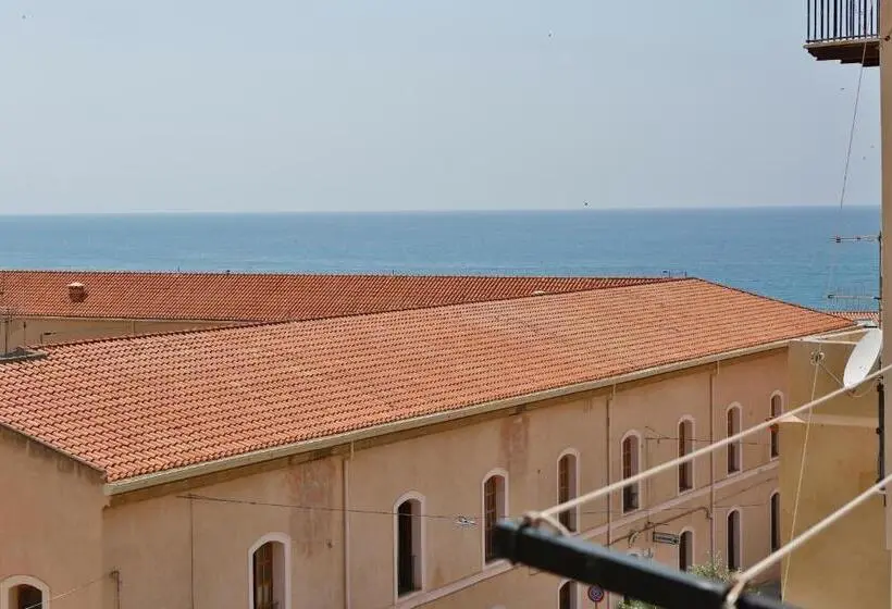 Standard Room with Balcony Side Sea View, Palazzo Melnis