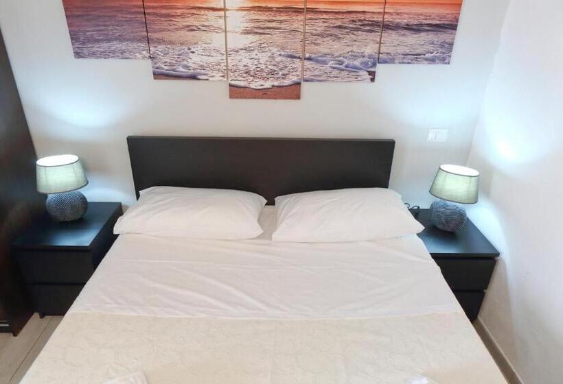 스탠다드 발코니 룸 측면 바다 전망, Palazzo Melnis