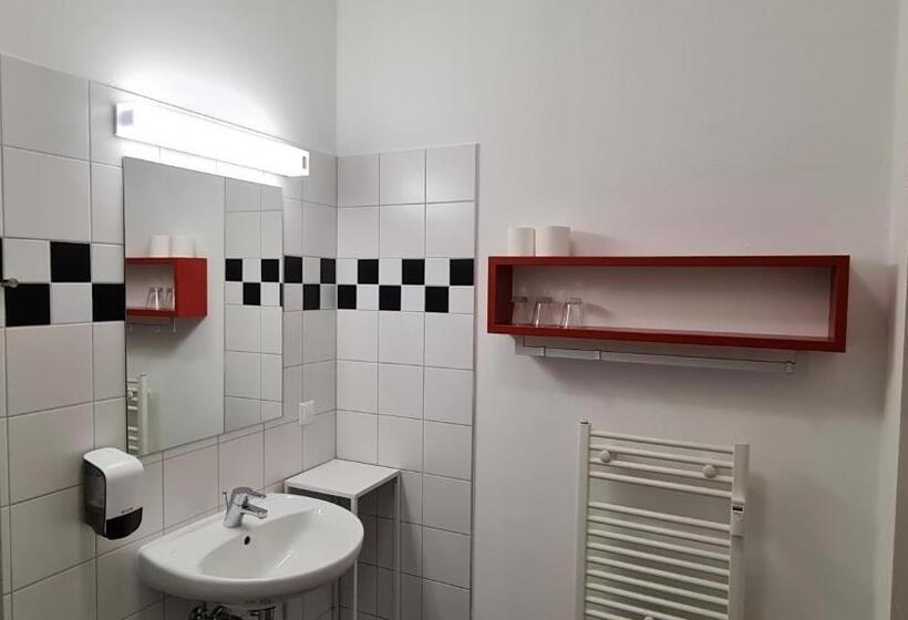 Номер Стандарт, Cranachherberge City Centre